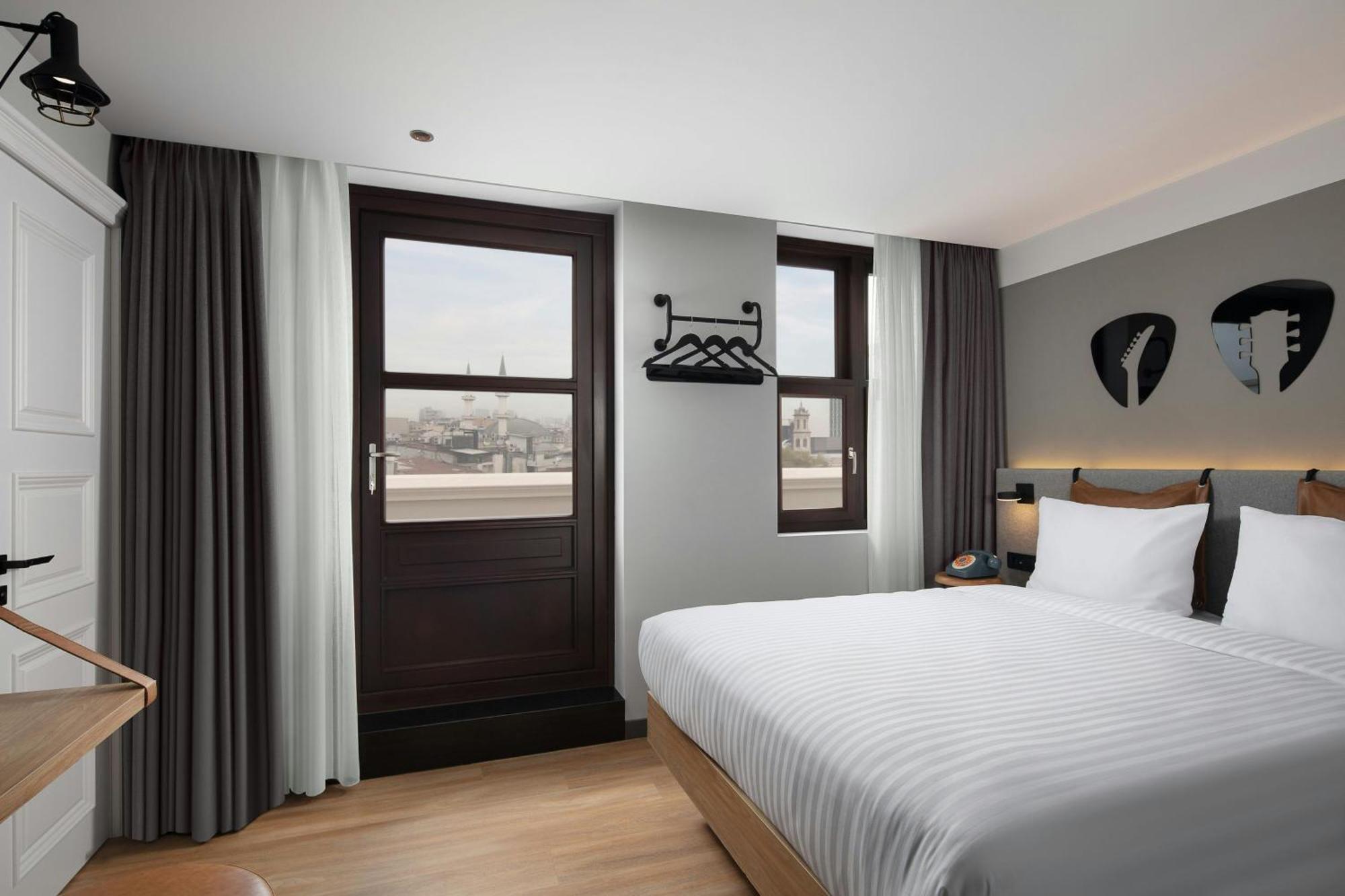 Moxy Taksim *