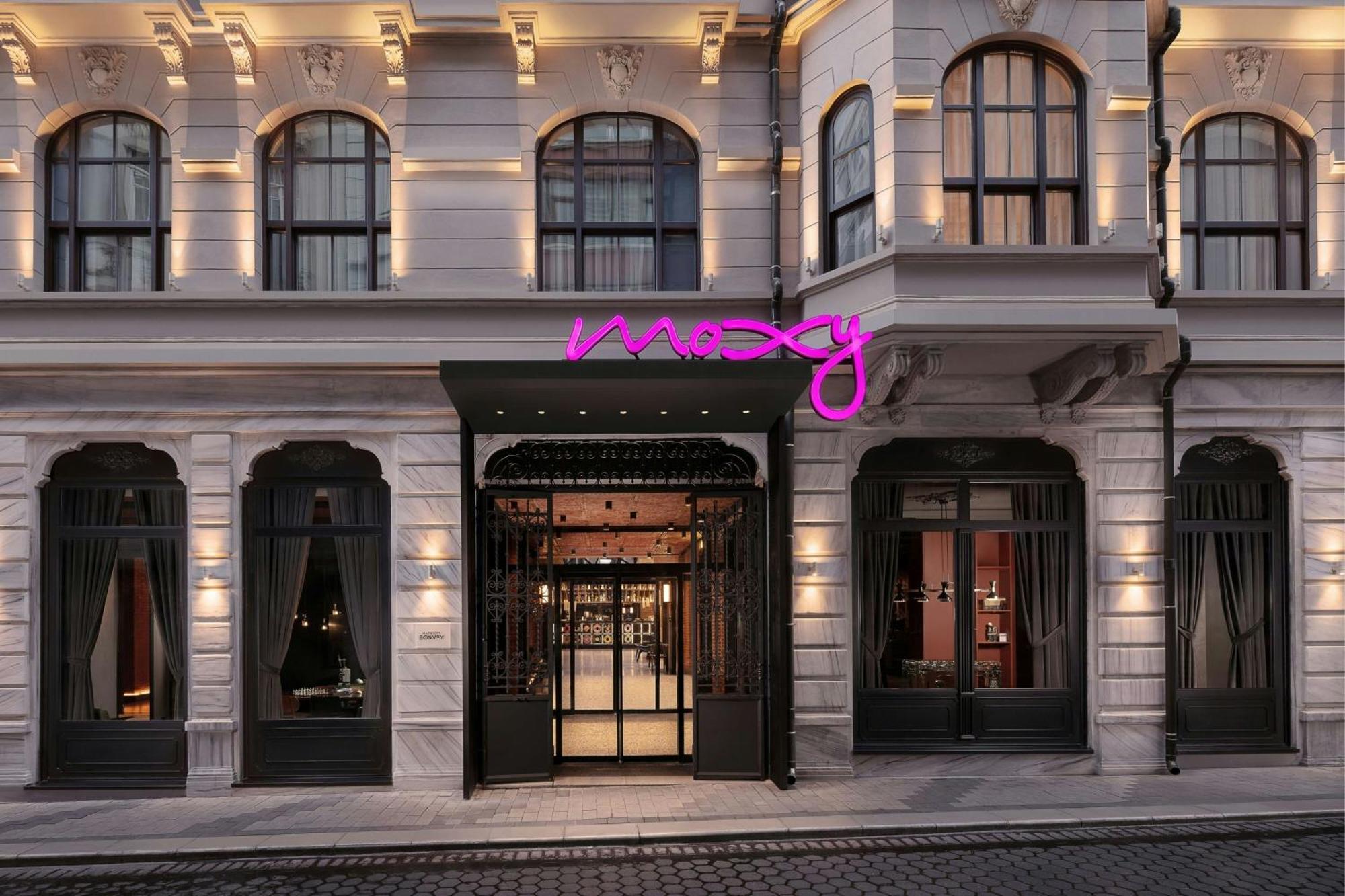Moxy Taksim