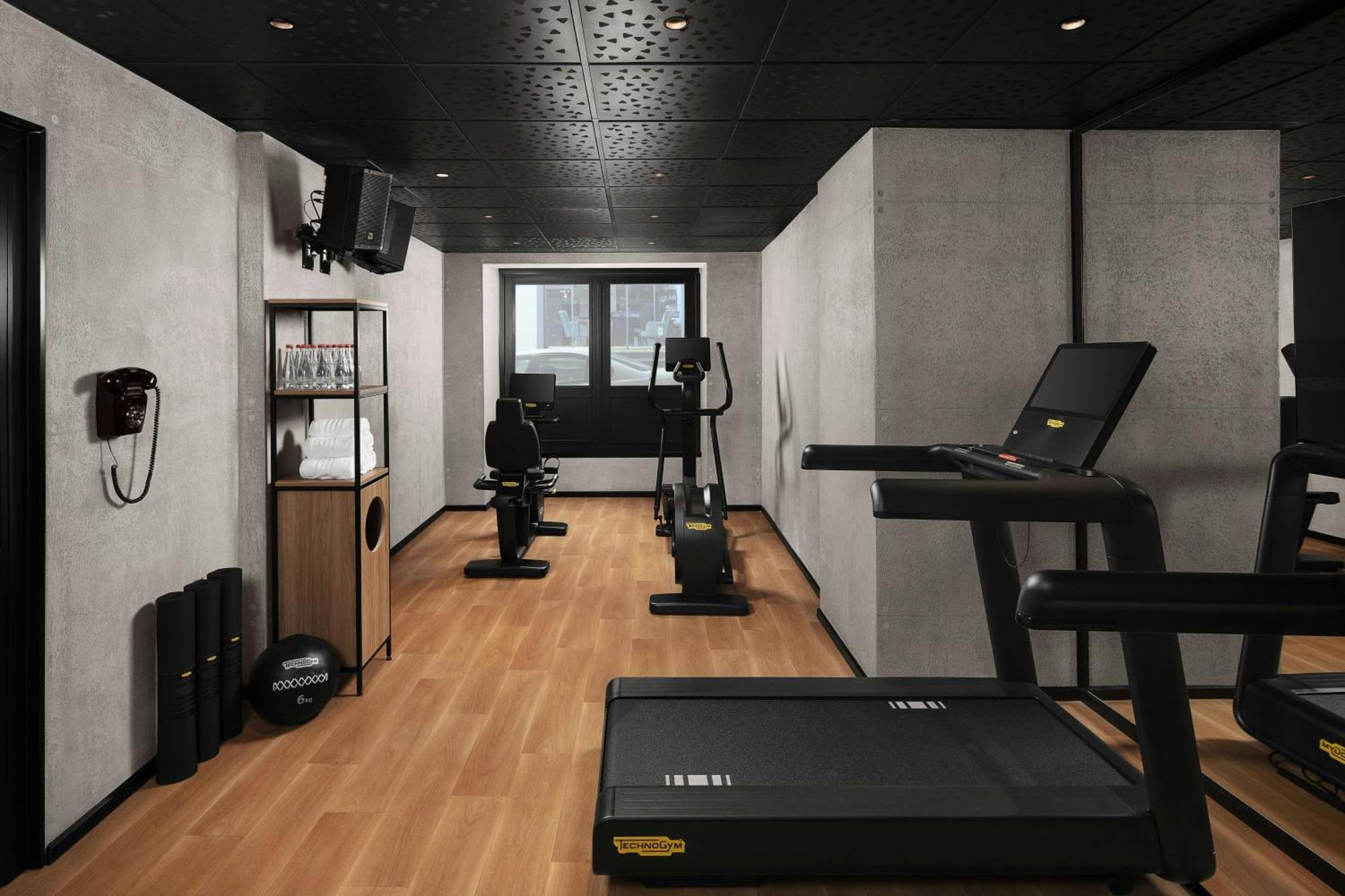 Moxy Taksim Hotel *
